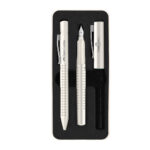 Σετ δώρου πένα και στυλό grip Faber Castell λευκό mat σε μεταλλική κασετίνα (201527)